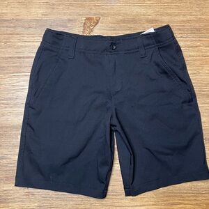 Under Armour. Youth S. Black. Golf Shorts.